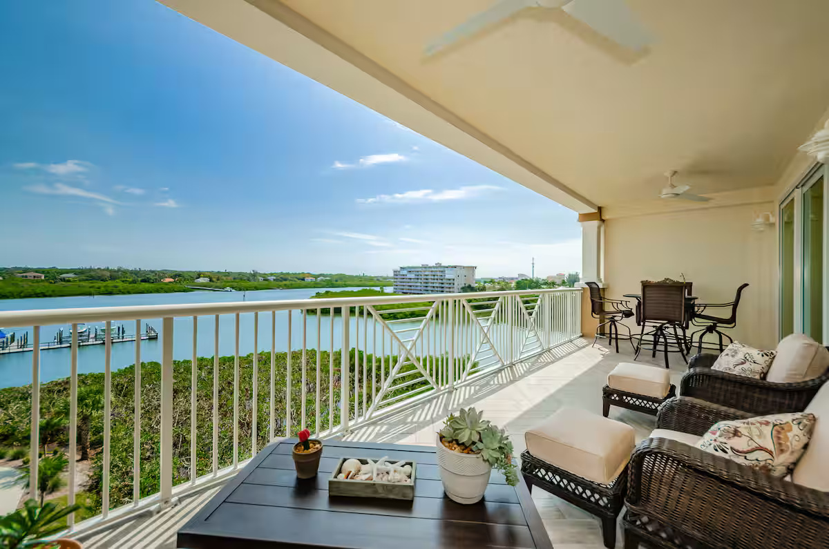 Unit 504 3ROOMS & 4BEDS